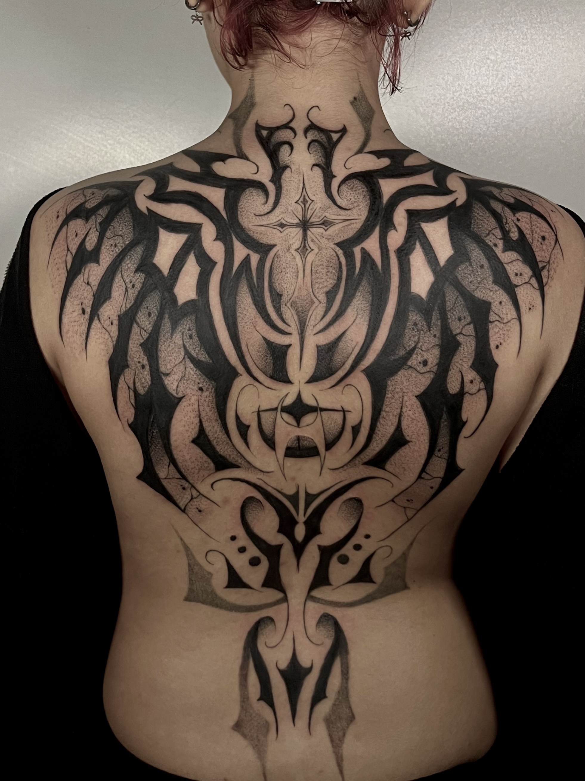 Trabalho de tatuagem em estilo Ornamental pela Russ Ink